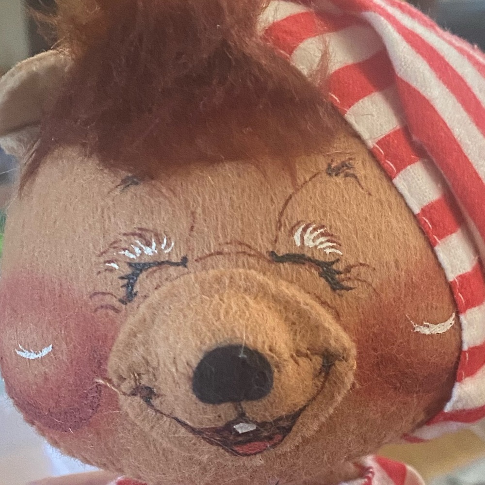 1984 Annalee Mobilitee Doll Christmas Sleeping Bear w night Shirt/Cap